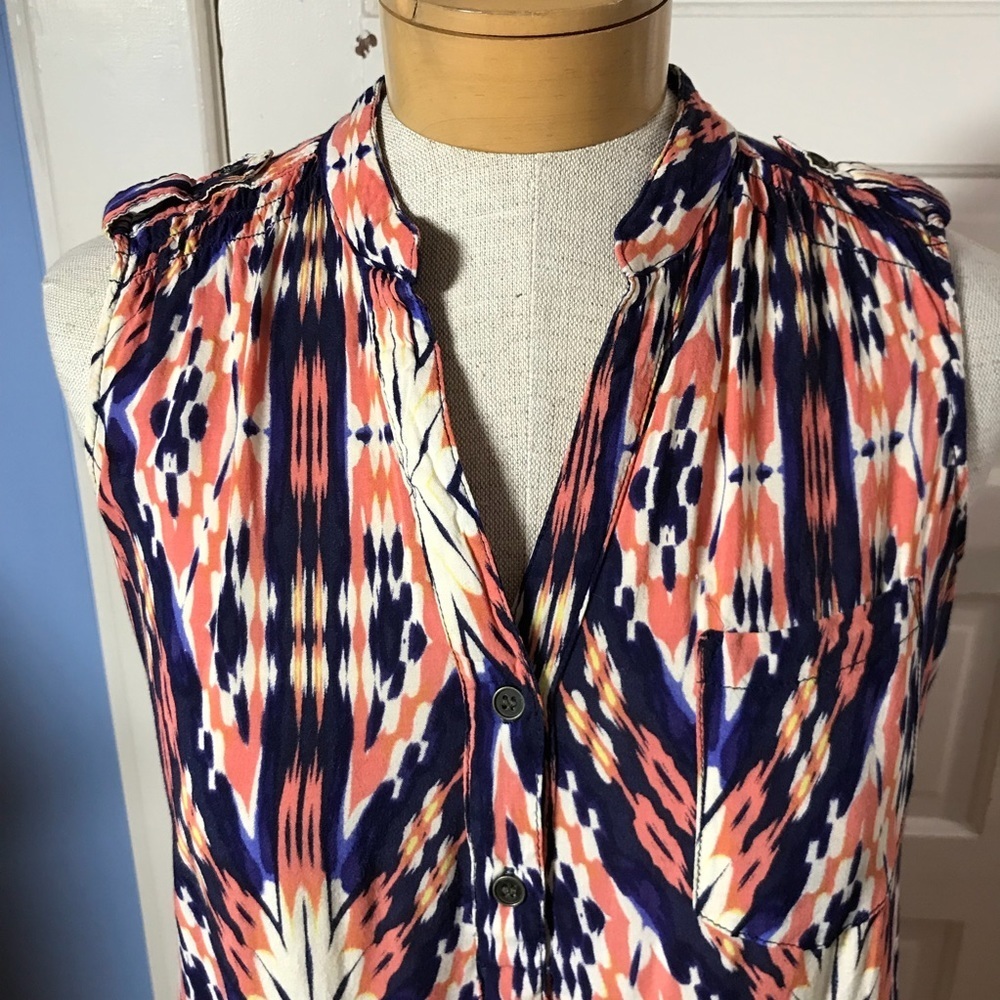 sleeveless top